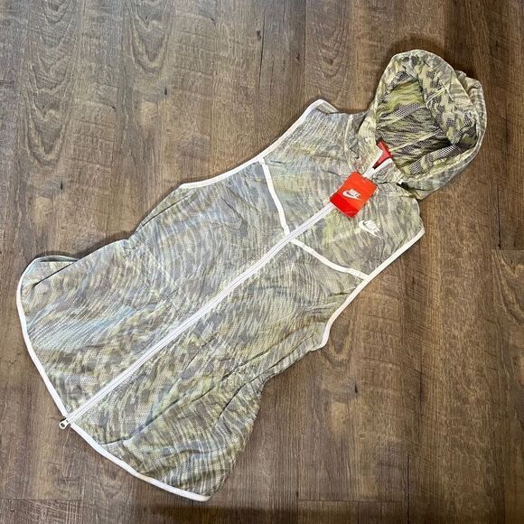 NWT Nike Tech Hyperfuse Vest Size Medium - Picture 2 of 8